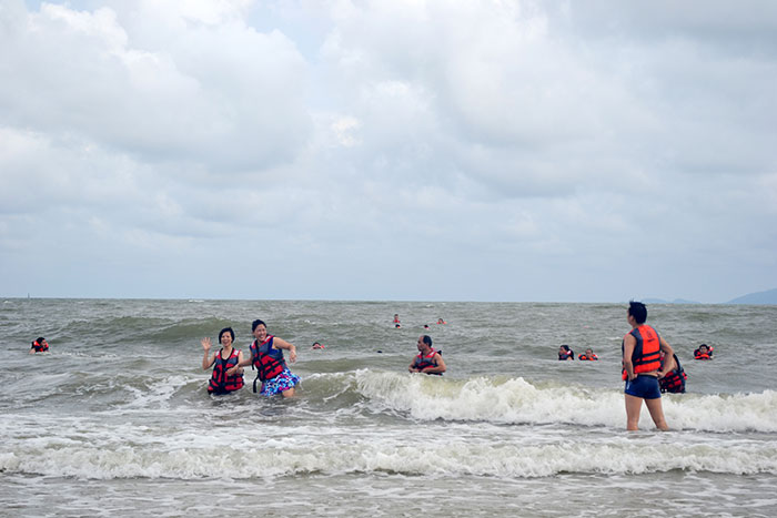 海邊衝浪